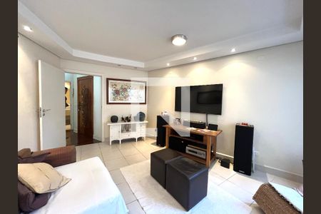 Casa à venda com 350m², 4 quartos e 3 vagasSala de TV