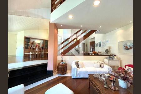 Sala de Estar de casa à venda com 4 quartos, 350m² em Vila Nova Caledônia, São Paulo