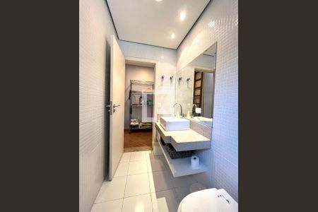 Casa à venda com 350m², 4 quartos e 3 vagasBanheiro da Suíte 3