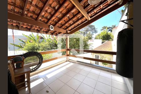 Casa à venda com 350m², 4 quartos e 3 vagasVaranda da Suíte 1