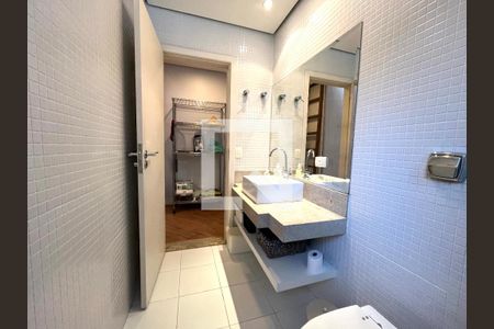 Casa à venda com 350m², 4 quartos e 3 vagasBanheiro da Suíte 3