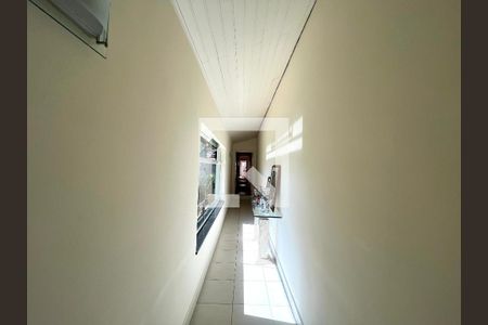 Casa à venda com 350m², 4 quartos e 3 vagasCorredor