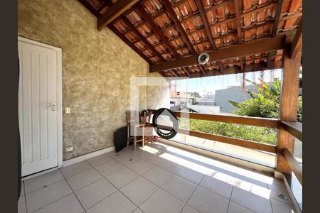 Casa à venda com 350m², 4 quartos e 3 vagasVaranda da Suíte 1