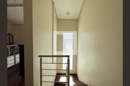 Casa à venda com 350m², 4 quartos e 3 vagasEscada