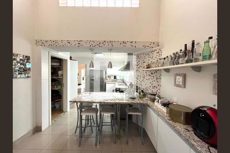 Casa à venda com 350m², 4 quartos e 3 vagasCozinha