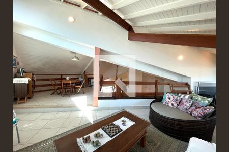 Casa à venda com 350m², 4 quartos e 3 vagasMezanino