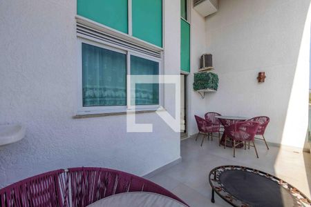 Apartamento à venda com 73m², 2 quartos e 1 vaga Apartamento à venda com 73m², 2 quartos e 1 vagaVaranda