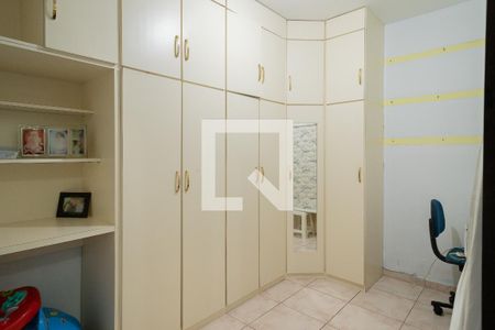 Casa à venda com 202m², 5 quartos e 3 vagas Casa à venda com 202m², 5 quartos e 3 vagasQuarto 2