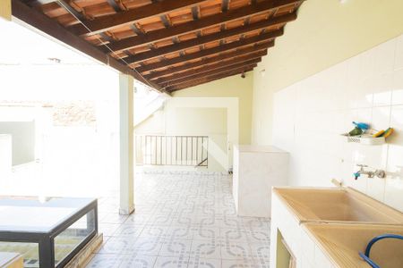 Casa à venda com 202m², 5 quartos e 3 vagas Casa à venda com 202m², 5 quartos e 3 vagasÁrea de Serviço