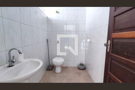Casa à venda com 415m², 3 quartos e 5 vagas Casa à venda com 415m², 3 quartos e 5 vagasBanheiro