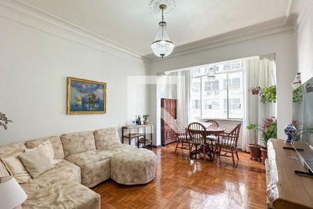 Apartamento à venda com 120m², 3 quartos e sem vaga Apartamento à venda com 120m², 3 quartos e sem vagaSala