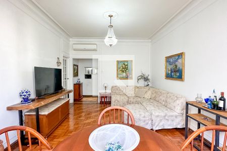 Apartamento à venda com 120m², 3 quartos e sem vaga Apartamento à venda com 120m², 3 quartos e sem vagaSala