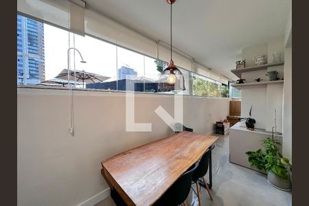 Apartamento à venda com 68m², 2 quartos e 1 vagaVaranda