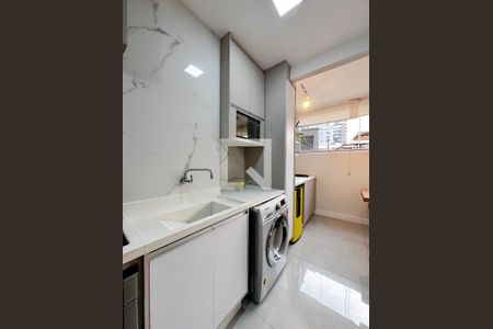 Apartamento à venda com 68m², 2 quartos e 1 vagaÁrea de Serviço