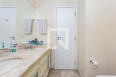 Apartamento à venda com 246m², 4 quartos e 4 vagas