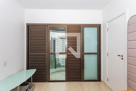 Apartamento à venda com 246m², 4 quartos e 4 vagas