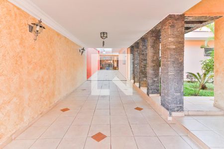 Casa à venda com 347m², 4 quartos e 6 vagasGaragem