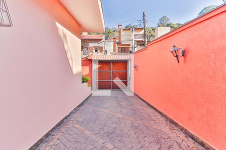 Casa à venda com 347m², 4 quartos e 6 vagasGaragem