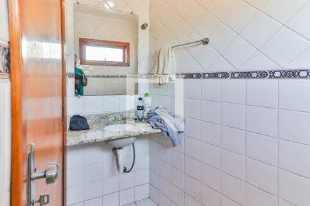 Casa à venda com 347m², 4 quartos e 6 vagasBanheiro Serviço