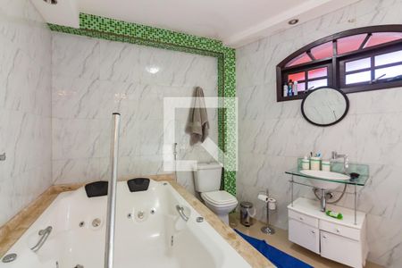 Casa à venda com 400m², 4 quartos e 5 vagas Casa à venda com 400m², 4 quartos e 5 vagasBanheiro da Suíte