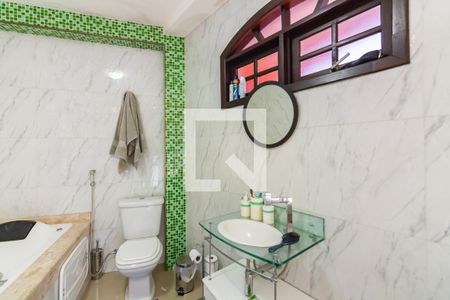 Casa à venda com 400m², 4 quartos e 5 vagas Casa à venda com 400m², 4 quartos e 5 vagasBanheiro da Suíte