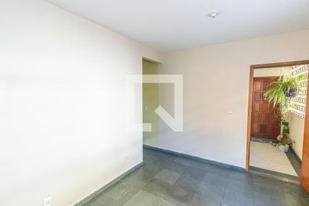 Sala de apartamento para alugar com 1 quarto, 40m² em Marechal Hermes, Rio de Janeiro