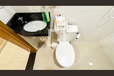 Apartamento à venda com 94m², 2 quartos e 1 vaga Apartamento à venda com 94m², 2 quartos e 1 vagaBanheiro