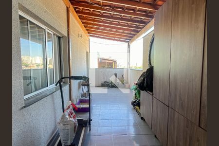 Apartamento à venda com 110m², 3 quartos e 1 vagaÁrea de Serviço