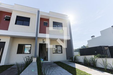 Casa à venda com 120m², 3 quartos e 2 vagas Casa à venda com 120m², 3 quartos e 2 vagasFachada