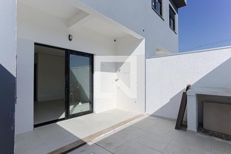 Casa à venda com 120m², 3 quartos e 2 vagas Casa à venda com 120m², 3 quartos e 2 vagasPátio