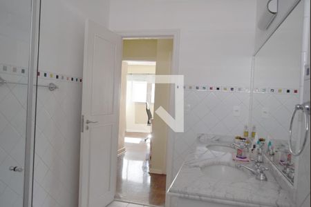 Apartamento à venda com 222m², 4 quartos e 2 vagasBanheiro