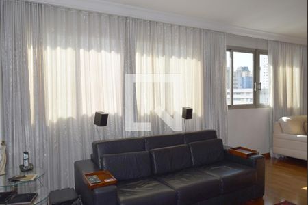 Apartamento à venda com 222m², 4 quartos e 2 vagasSala de TV