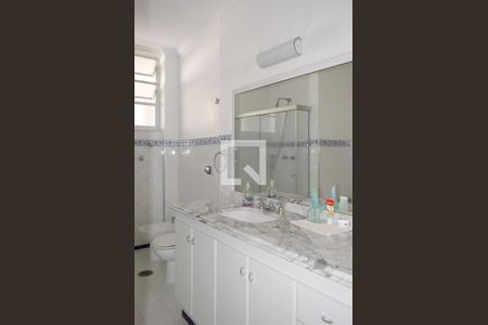 Apartamento à venda com 222m², 4 quartos e 2 vagasBanheiro da Suíte