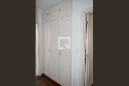 Apartamento à venda com 222m², 4 quartos e 2 vagas1° Armário corredor