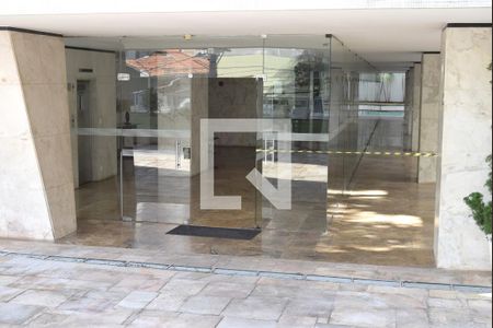 Apartamento à venda com 222m², 4 quartos e 2 vagasEntrada do edifício