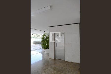 Apartamento à venda com 222m², 4 quartos e 2 vagasElevador