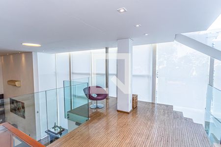 Casa à venda com 650m², 5 quartos e 6 vagasSala 2