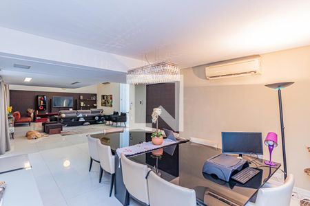 Casa à venda com 650m², 5 quartos e 6 vagasSala de Jantar