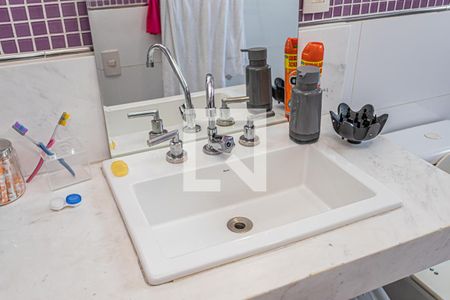 Casa à venda com 650m², 5 quartos e 6 vagasBanheiro Suite 2