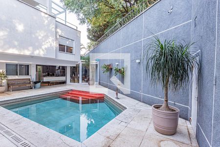 Casa à venda com 650m², 5 quartos e 6 vagasPiscina