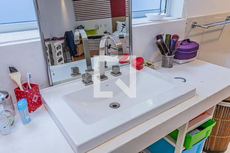 Casa à venda com 650m², 5 quartos e 6 vagasBanheiro suite 3