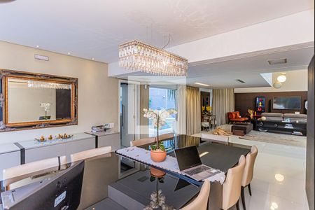 Casa à venda com 650m², 5 quartos e 6 vagasSala de Jantar