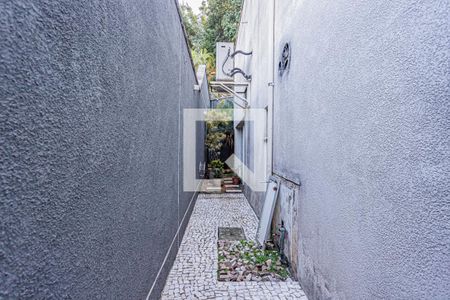 Casa à venda com 650m², 5 quartos e 6 vagasCorredor