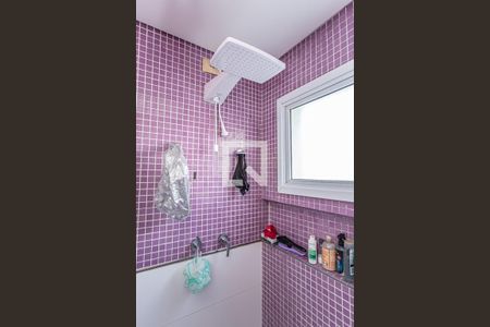 Casa à venda com 650m², 5 quartos e 6 vagasBanheiro Suite 2