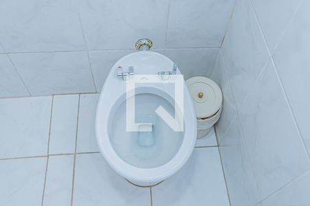 Casa à venda com 650m², 5 quartos e 6 vagasBanheiro de serviço