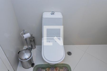 Casa à venda com 650m², 5 quartos e 6 vagasBanheiro suite 3