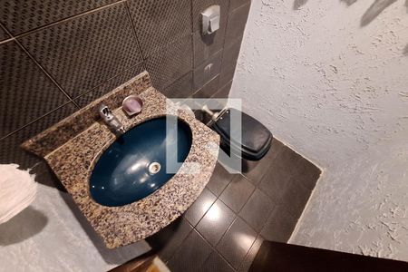 Casa de condomínio à venda com 250m², 4 quartos e 4 vagas Casa de condomínio à venda com 250m², 4 quartos e 4 vagasLavabo