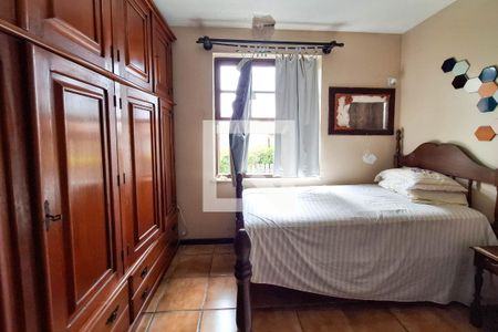 Casa de condomínio à venda com 250m², 4 quartos e 4 vagas Casa de condomínio à venda com 250m², 4 quartos e 4 vagasQuarto 2