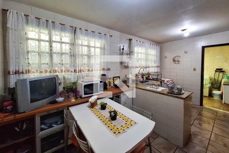 Casa de condomínio à venda com 250m², 4 quartos e 4 vagas Casa de condomínio à venda com 250m², 4 quartos e 4 vagasCozinha