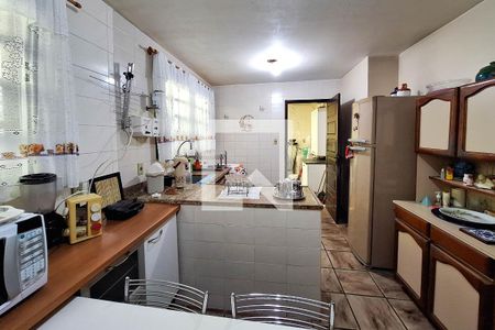 Casa de condomínio à venda com 250m², 4 quartos e 4 vagas Casa de condomínio à venda com 250m², 4 quartos e 4 vagasCozinha